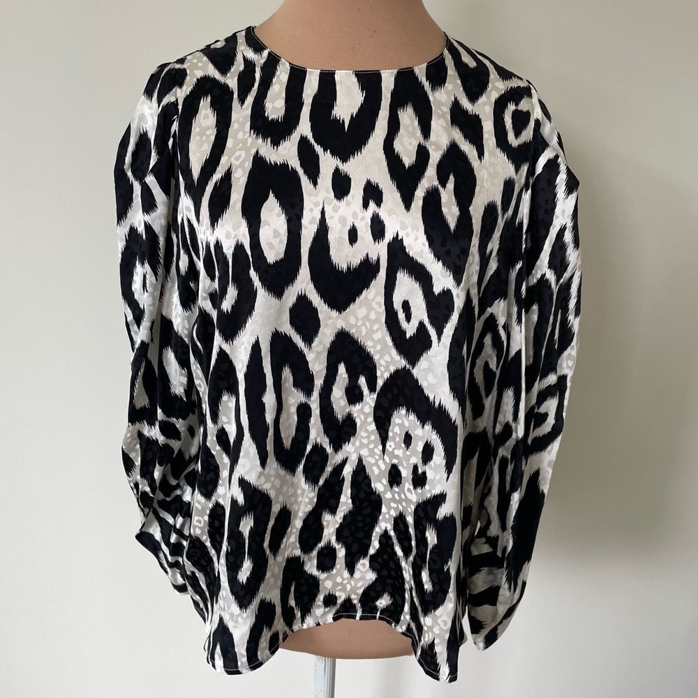 Ronny Kobo Leopard Jacquard Print White Black Jade Long Sleeve Blouse EUC Size M